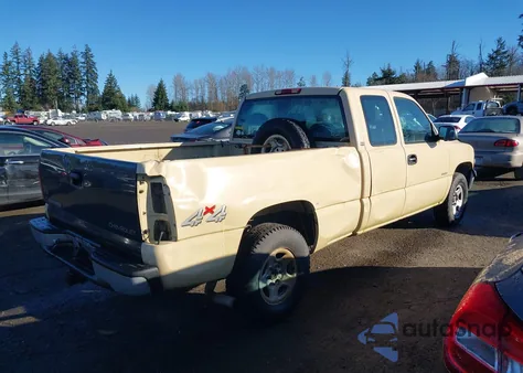 2000 Chevrolet Silverado 1500 z USA, uszkodzony, nr VIN 1GCEK19T7YZ340384